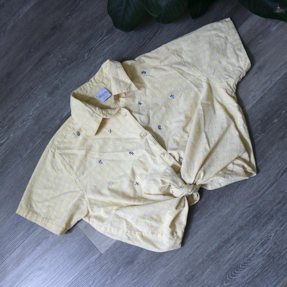 Simple Garden Cascade Blues Collared Button Up Ye… - image 1